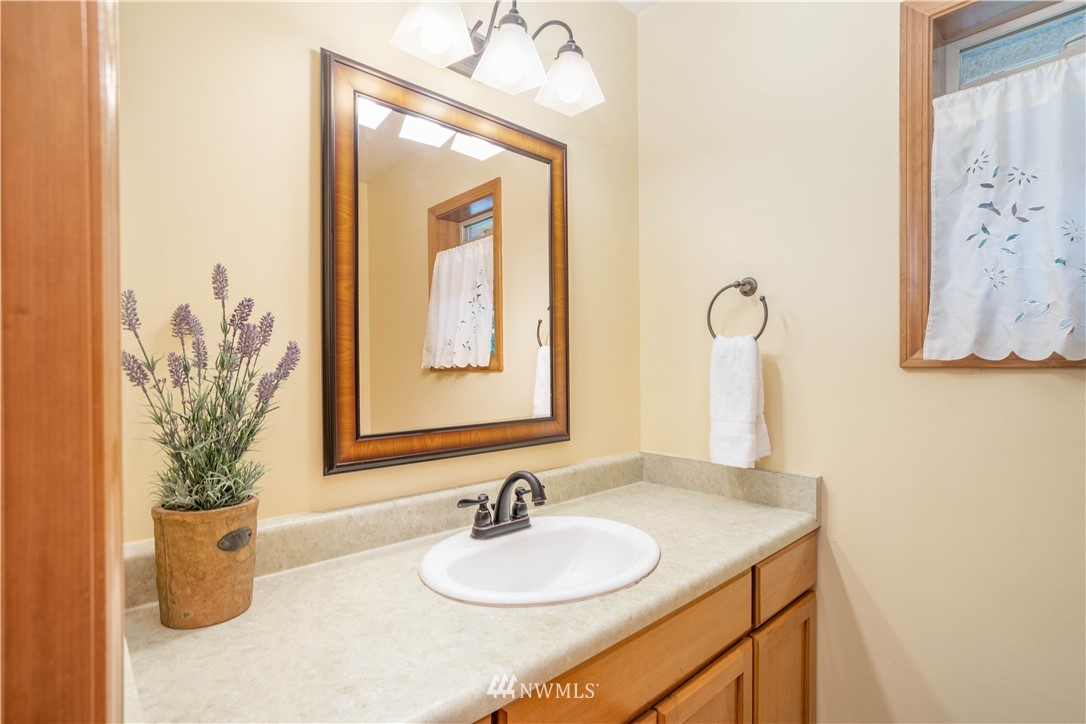 413 State Street Sumner, WA 98390 - Photo 10 of 25