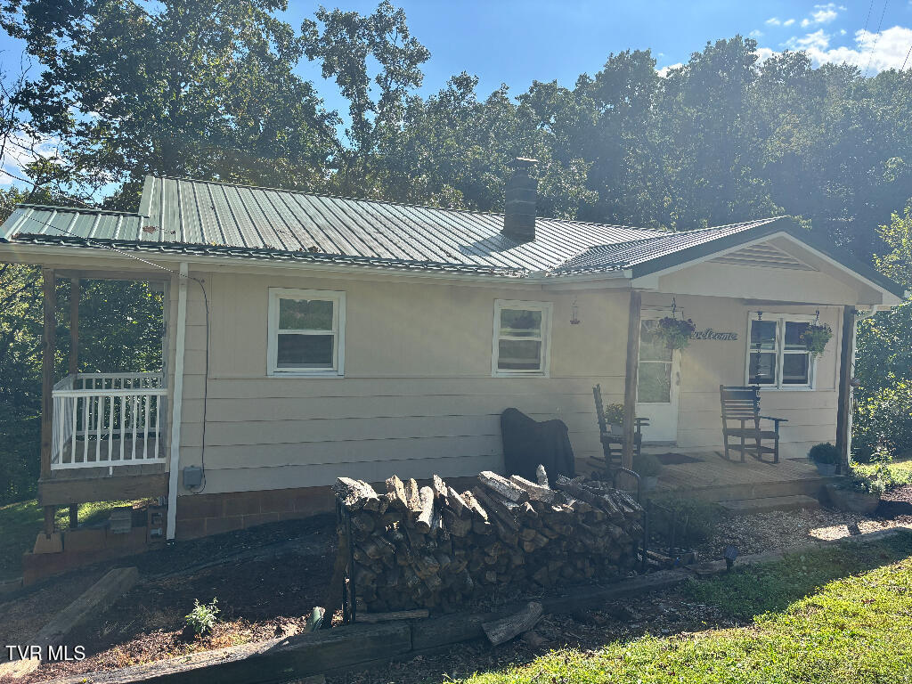 2402 Hickory Hill Road Blackwater, VA 24221 - Photo 4 of 28 03