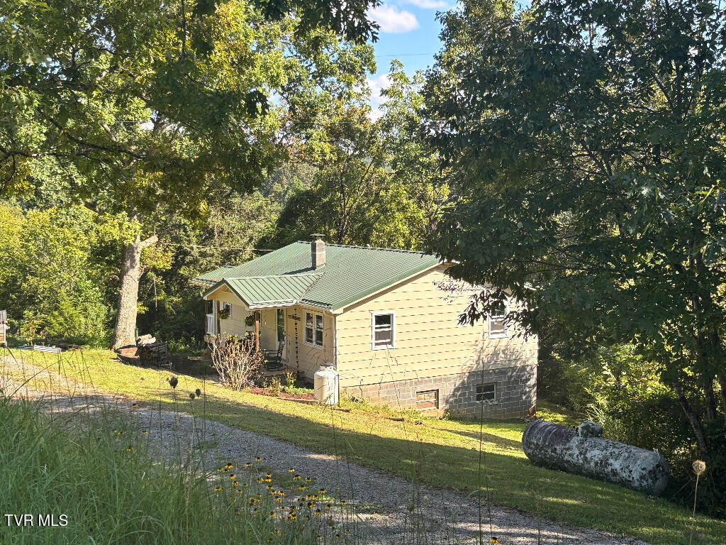 2402 Hickory Hill Road Blackwater, VA 24221 - Photo 6 of 28 05