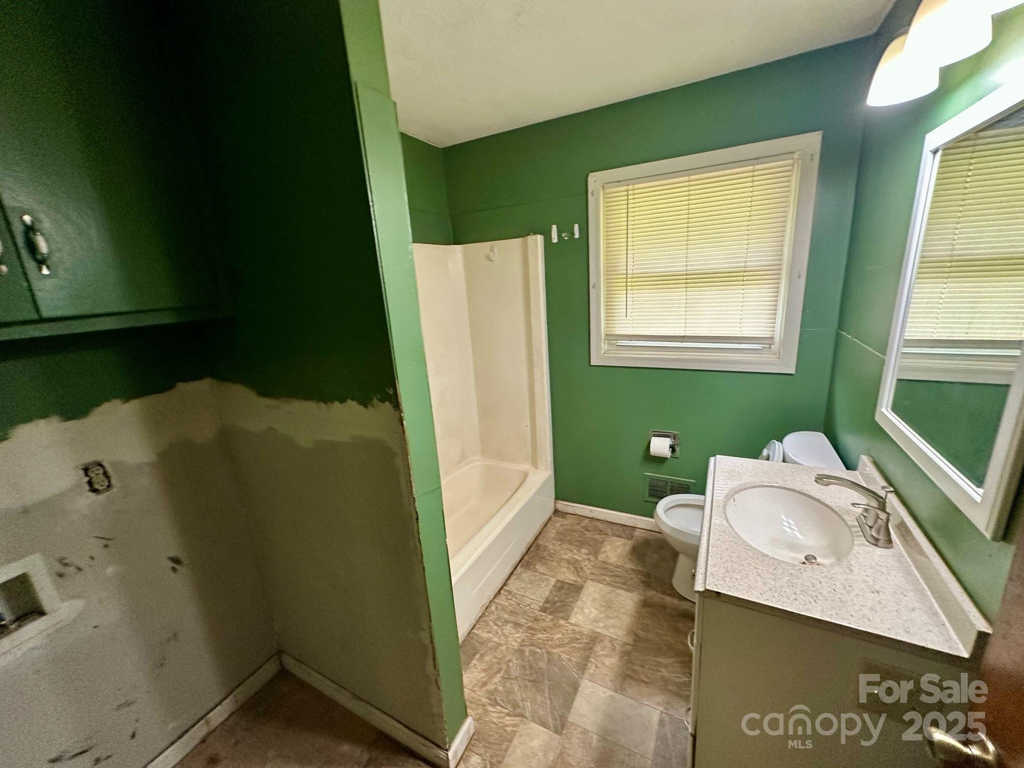 181 Canipe Road Dallas, NC 28034 - Photo 7 of 45 Gallery Image 7