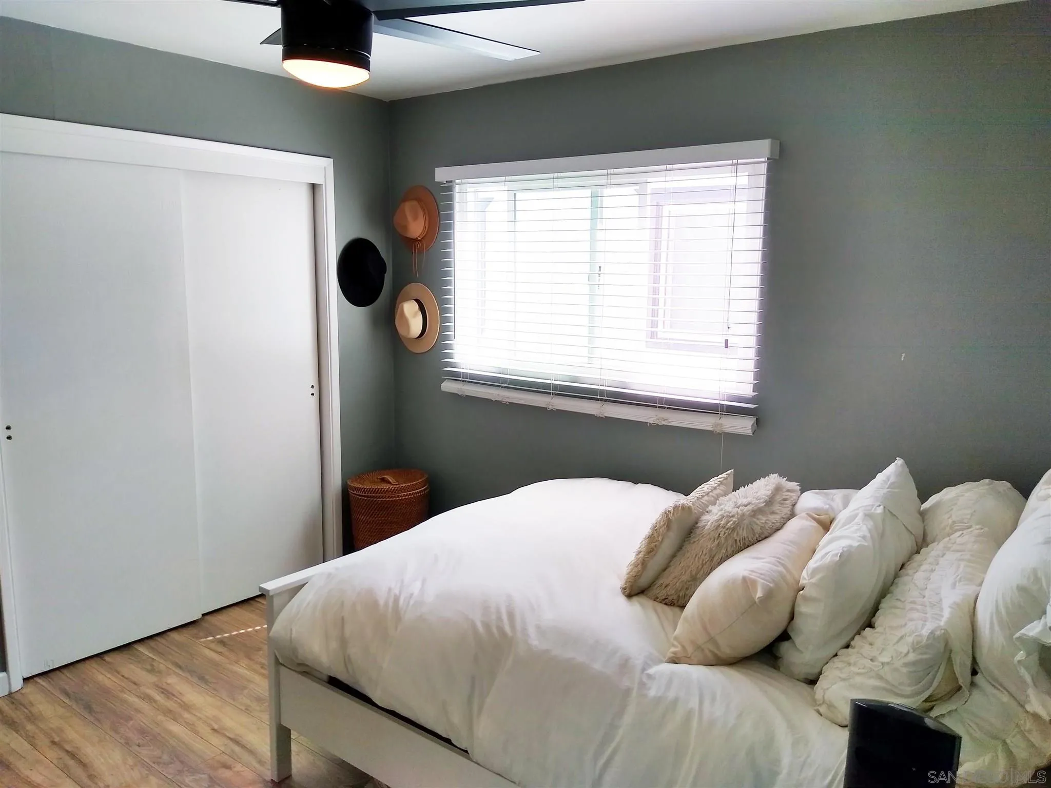 2015 Reed Avenue San Diego, CA 92109 - Photo 3 of 9
