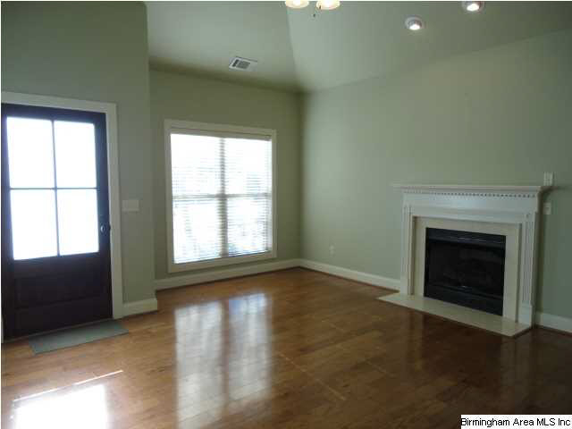 1121 Weybridge Road Pelham, AL 35124 - Photo 4 of 31