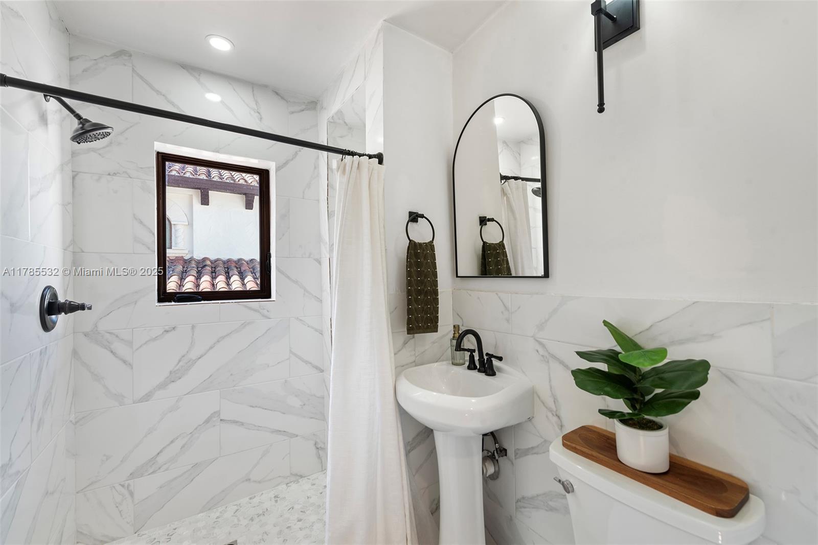 270 Atlantic Isle Sunny Isles Beach, FL 33160 - Photo 61 of 95