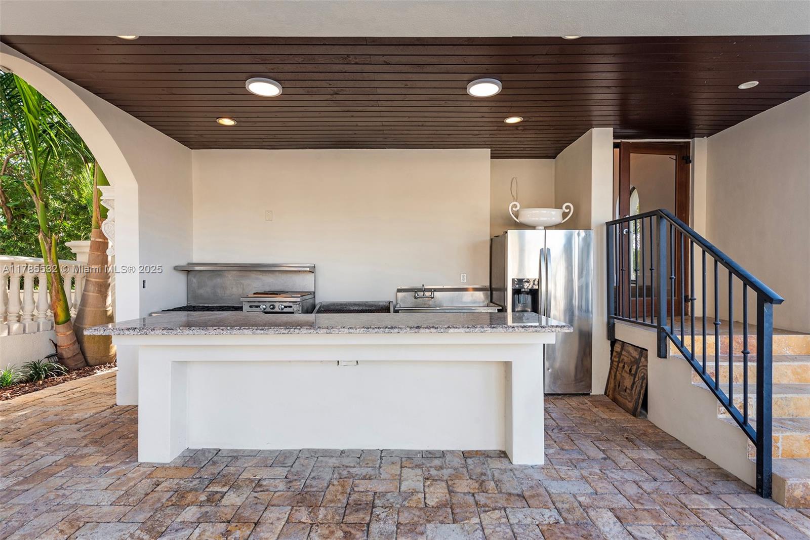 270 Atlantic Isle Sunny Isles Beach, FL 33160 - Photo 78 of 95