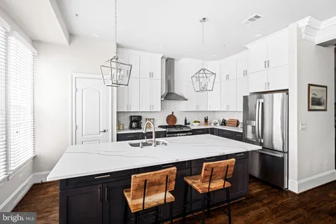 $1,560,000 | 714 Day Lane, Alexandria, VA 22314