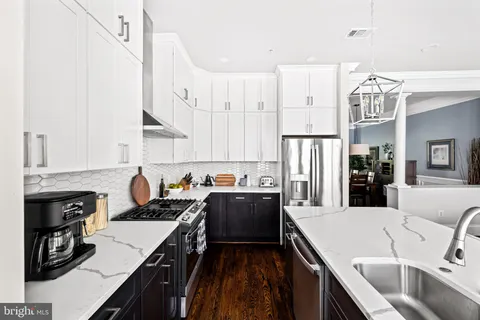 $1,560,000 | 714 Day Lane, Alexandria, VA 22314