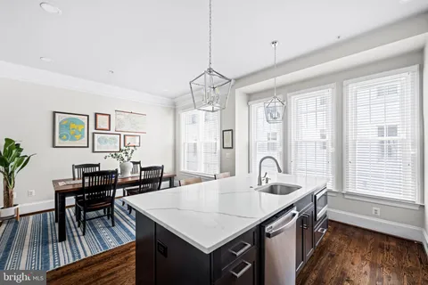 $1,560,000 | 714 Day Lane, Alexandria, VA 22314