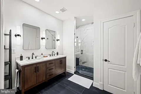 $1,560,000 | 714 Day Lane, Alexandria, VA 22314