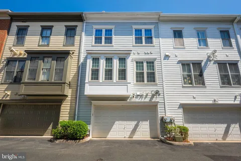 $1,560,000 | 714 Day Lane, Alexandria, VA 22314