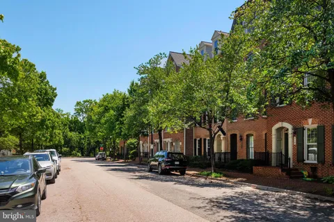 $1,560,000 | 714 Day Lane, Alexandria, VA 22314