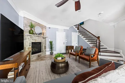 $1,560,000 | 714 Day Lane, Alexandria, VA 22314