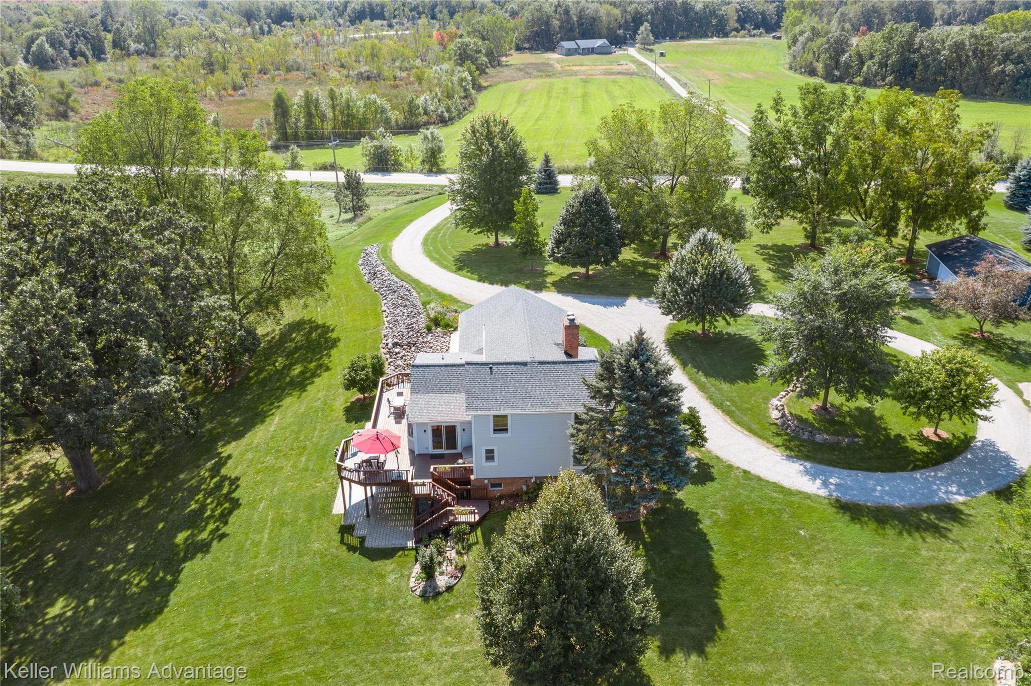 9251 Bergin Road Howell, MI 48843 - Photo 23 of 65 Exteriors (22 of 24).jpg