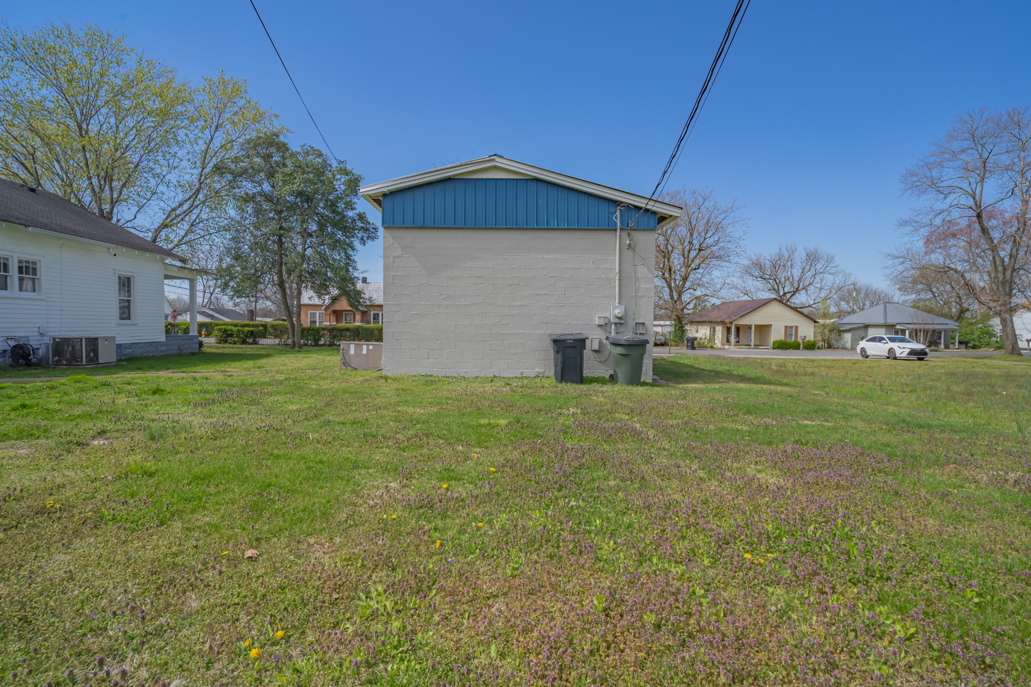 802 North Washington Street Tullahoma, TN 37388 - Photo 13 of 37 a view of a house with a yard