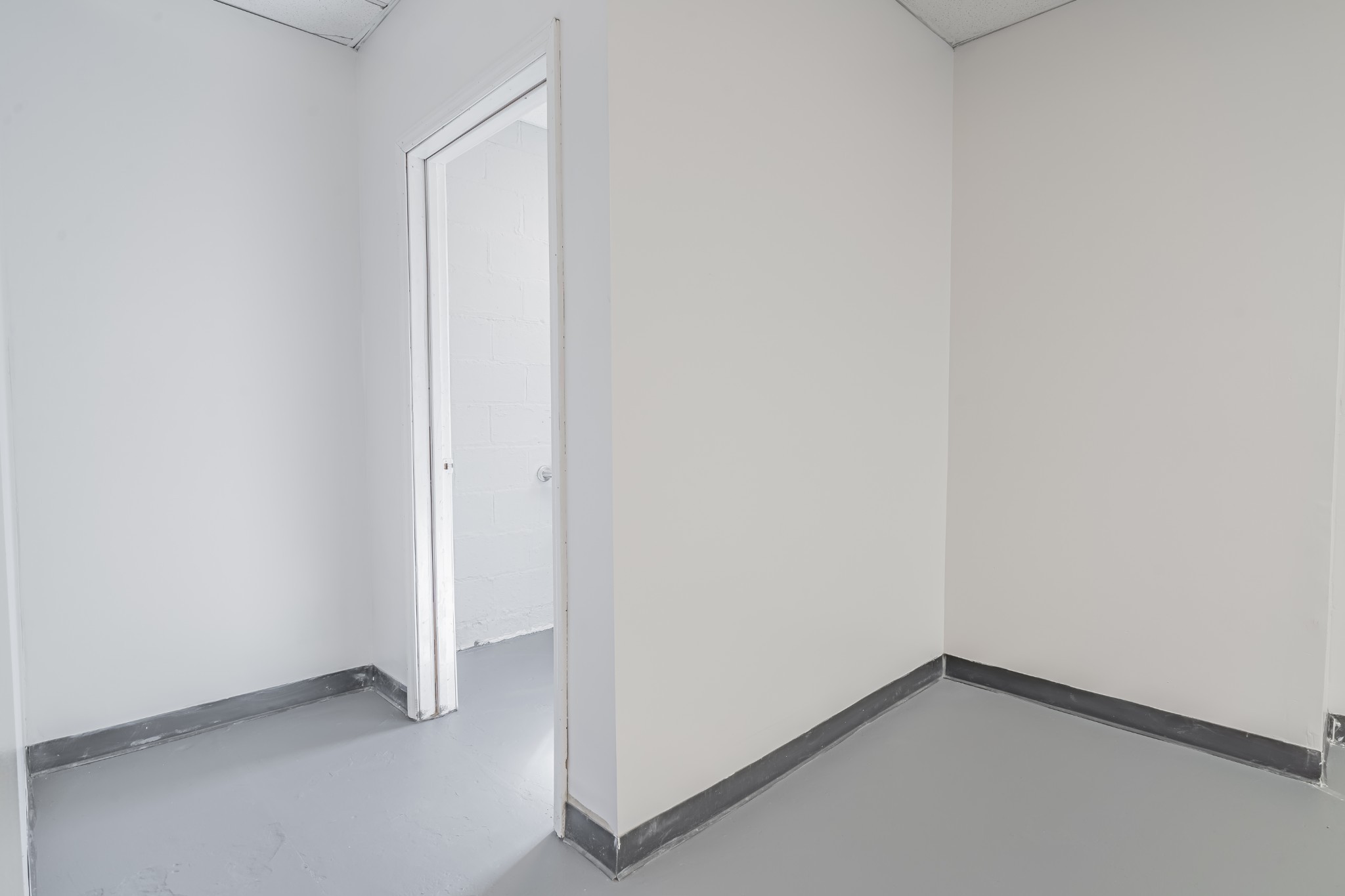 802 North Washington Street Tullahoma, TN 37388 - Photo 22 of 37 a view of an empty room