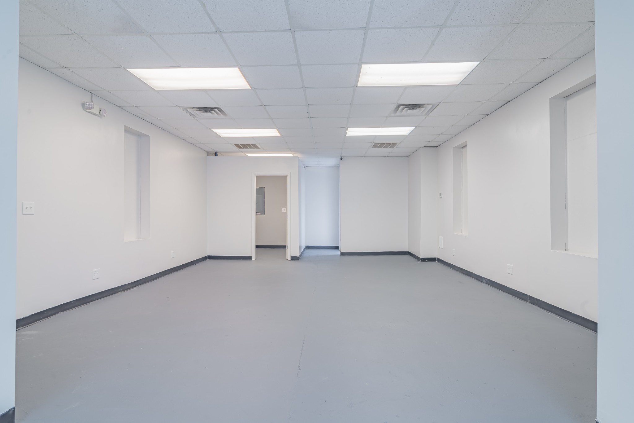 802 North Washington Street Tullahoma, TN 37388 - Photo 24 of 37 a view of an empty room