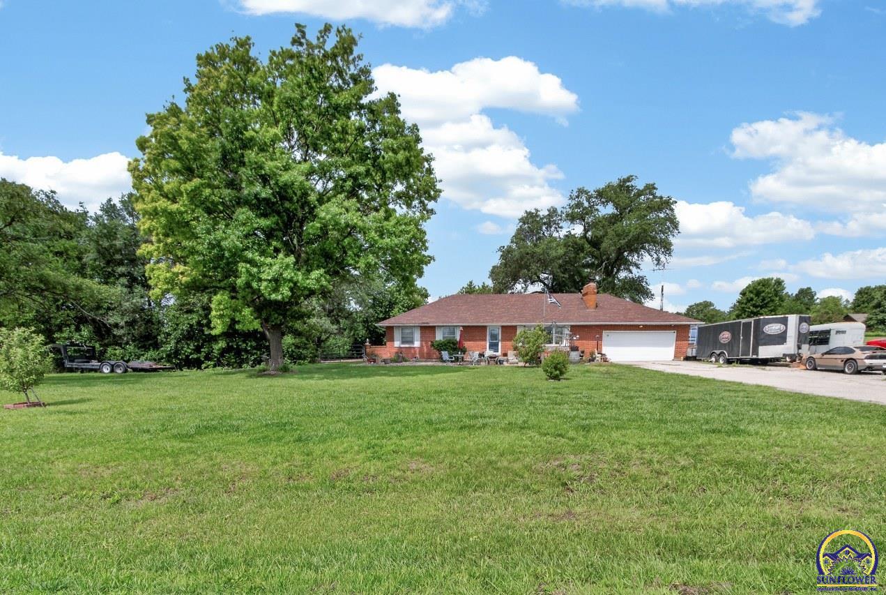 4945 Northwest Rochester Road Topeka, KS 66617 - Photo 2 of 33