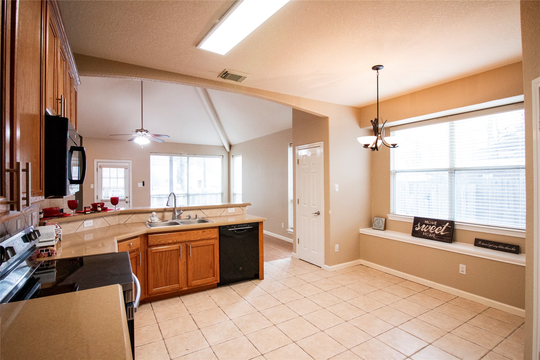 3318 Shadowcrest Lane Spring, TX 77380 - Photo 6 of 14