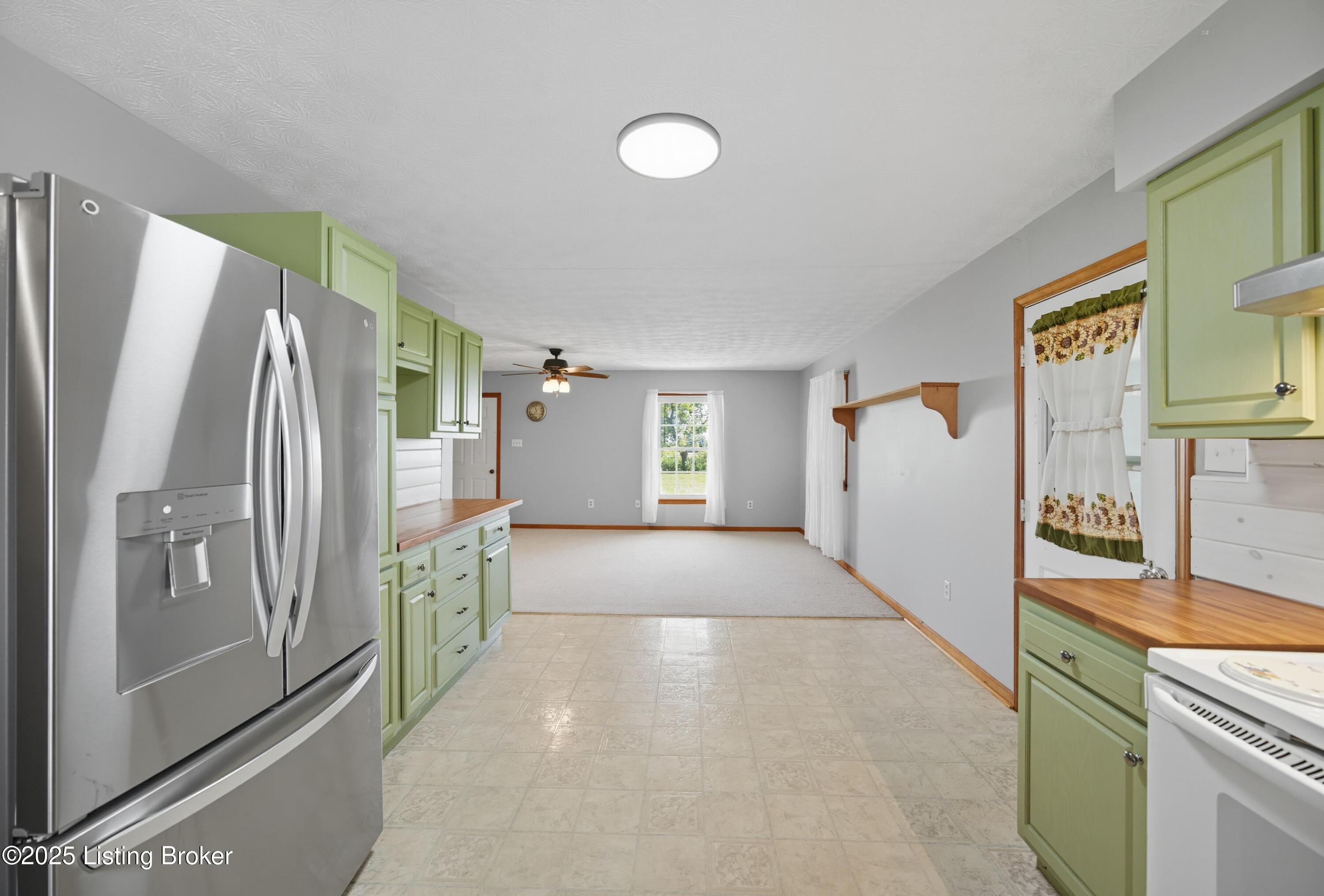 4560 Louisville Road Salvisa, KY 40372 - Photo 20 of 62 Kitchen