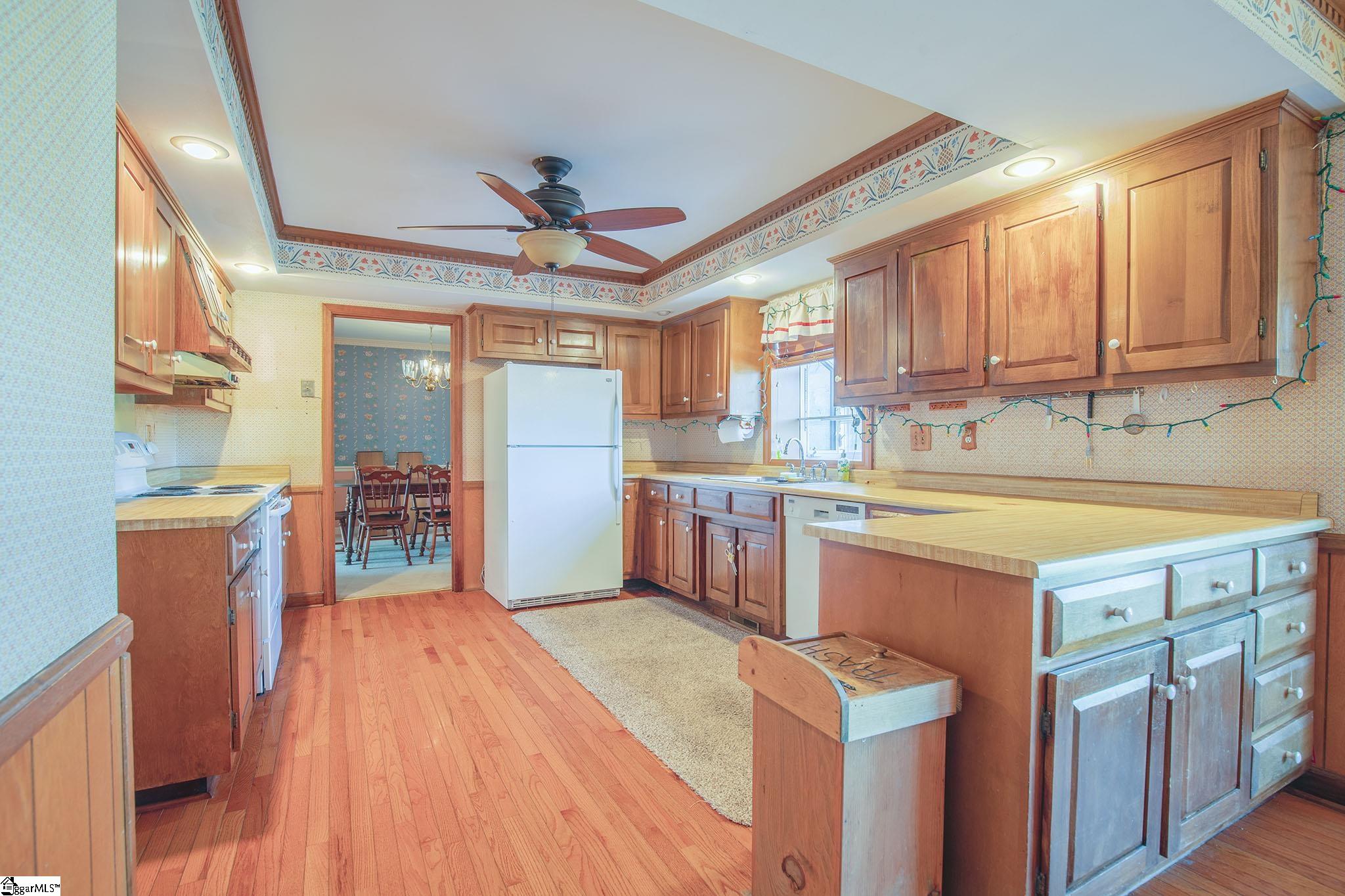 414 Roberts Road Taylors, SC 29687 - Photo 11 of 36 Gallery Image 11