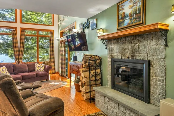 $1,800,000 | 21 Cedergren Road, New Durham, NH 03855