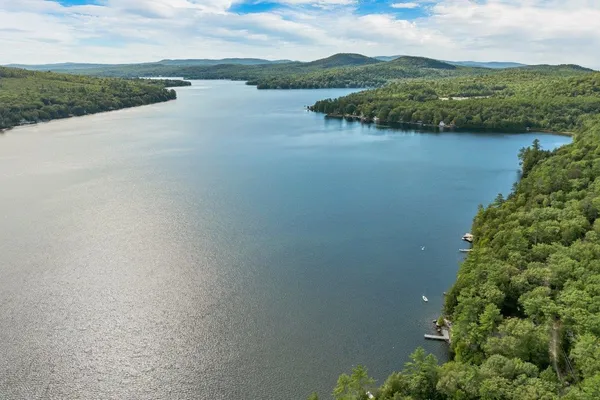 $1,800,000 | 21 Cedergren Road, New Durham, NH 03855