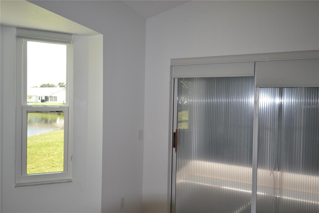 4020 Casa Del Sol Way New Port Richey, FL 34655 - Photo 5 of 98 a bathroom with a bathtub