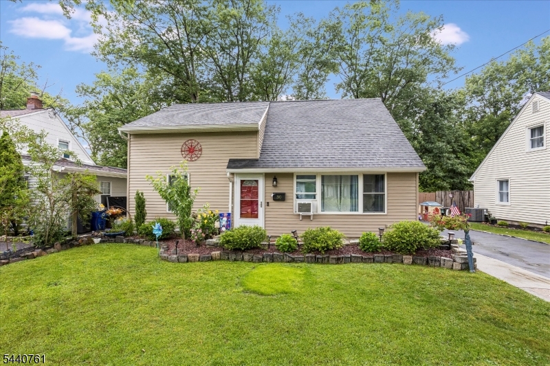 30 Hunterdon Road West Orange, NJ 07052 - Photo 4 of 28