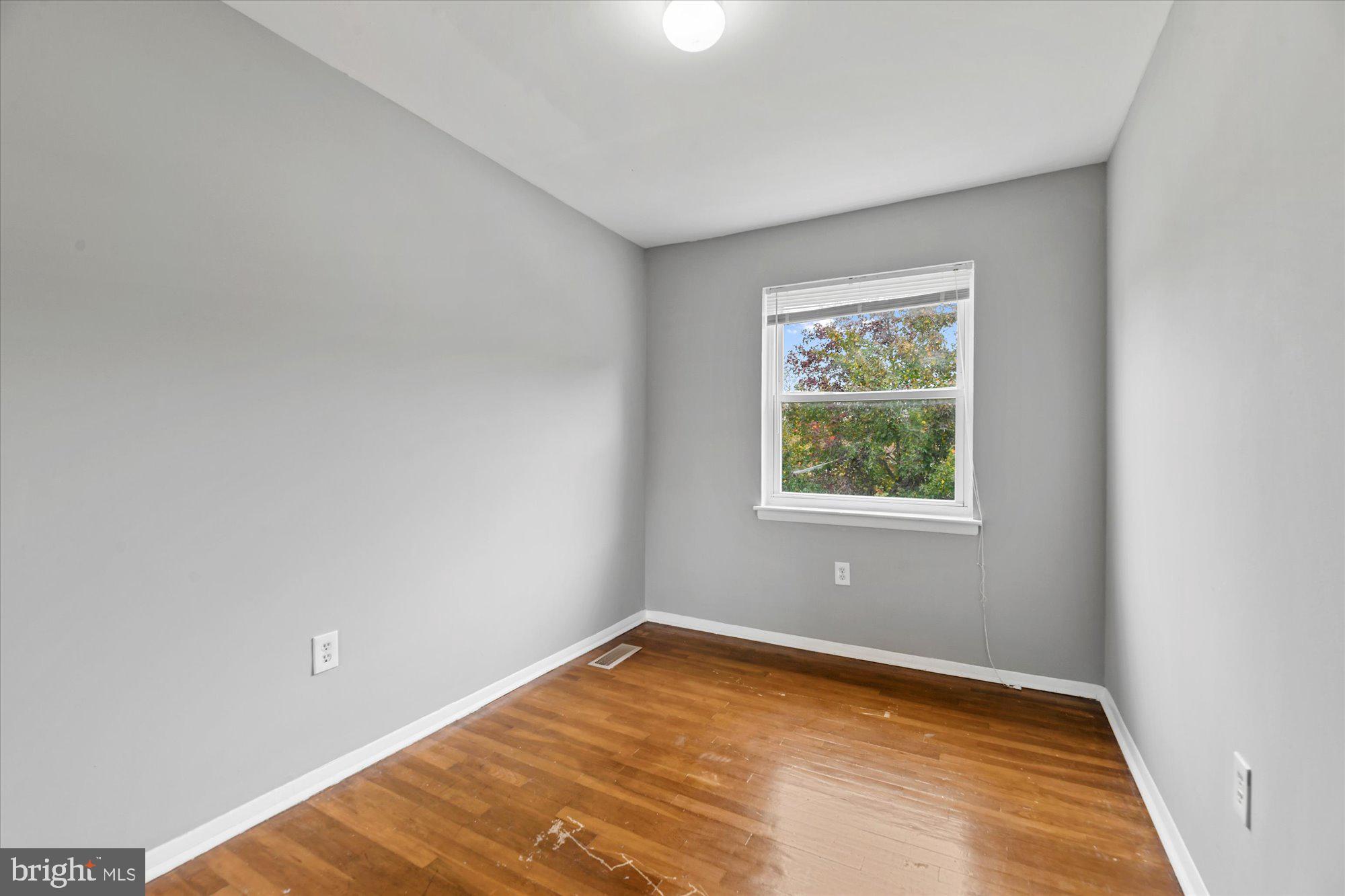 770 Seawall Road Essex, MD 21221 - Photo 11 of 18 Gallery Image 11