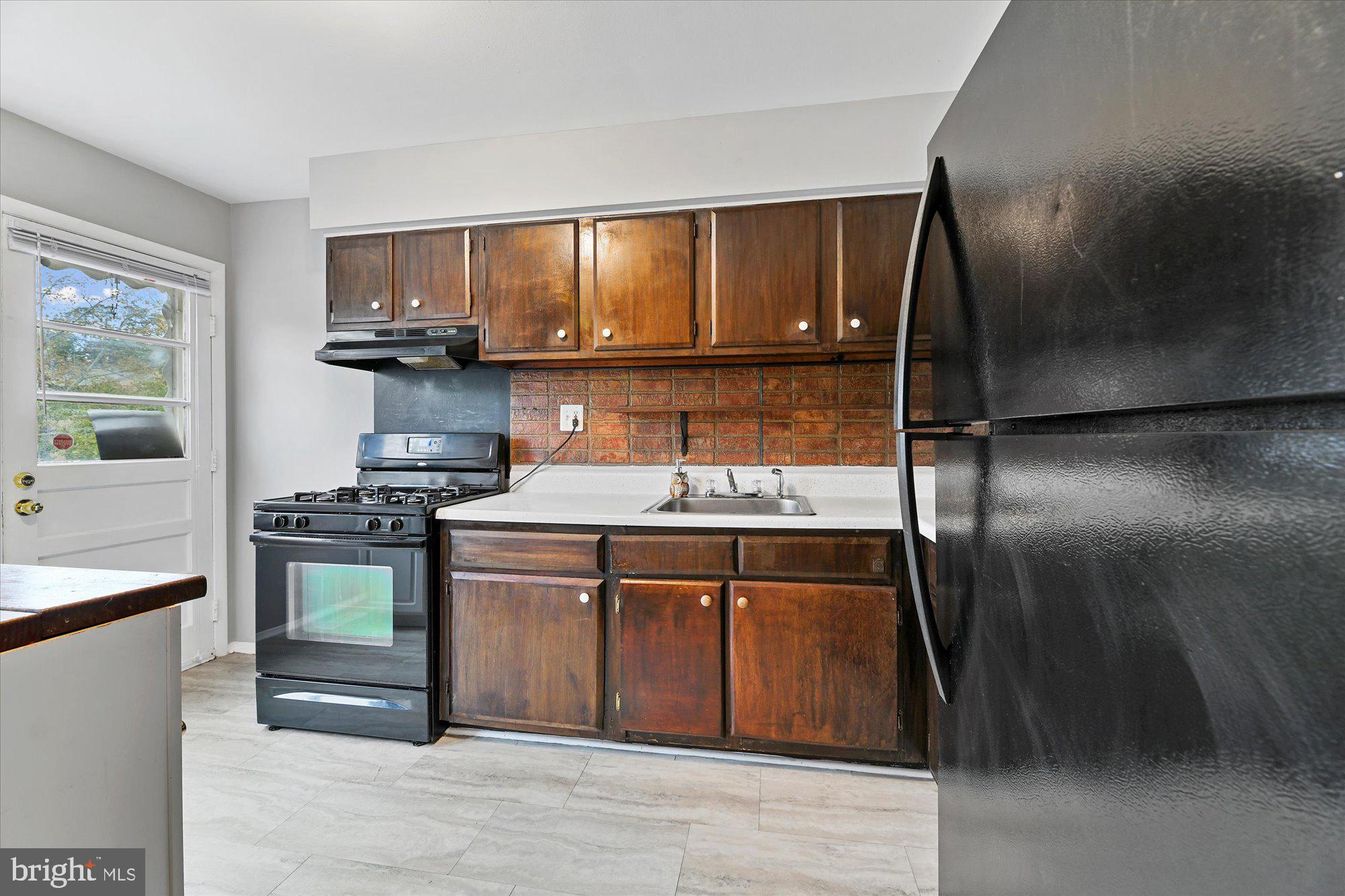 770 Seawall Road Essex, MD 21221 - Photo 7 of 18 Gallery Image 7