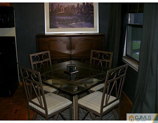 1714 Raspberry Court Edison, NJ 08817 - Photo 4 of 5 Gallery Image 4