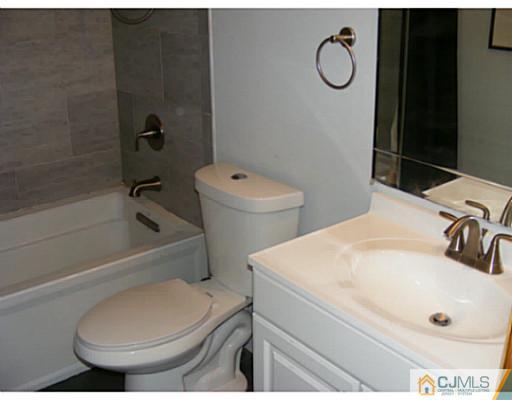 1714 Raspberry Court Edison, NJ 08817 - Photo 5 of 5 Gallery Image 5
