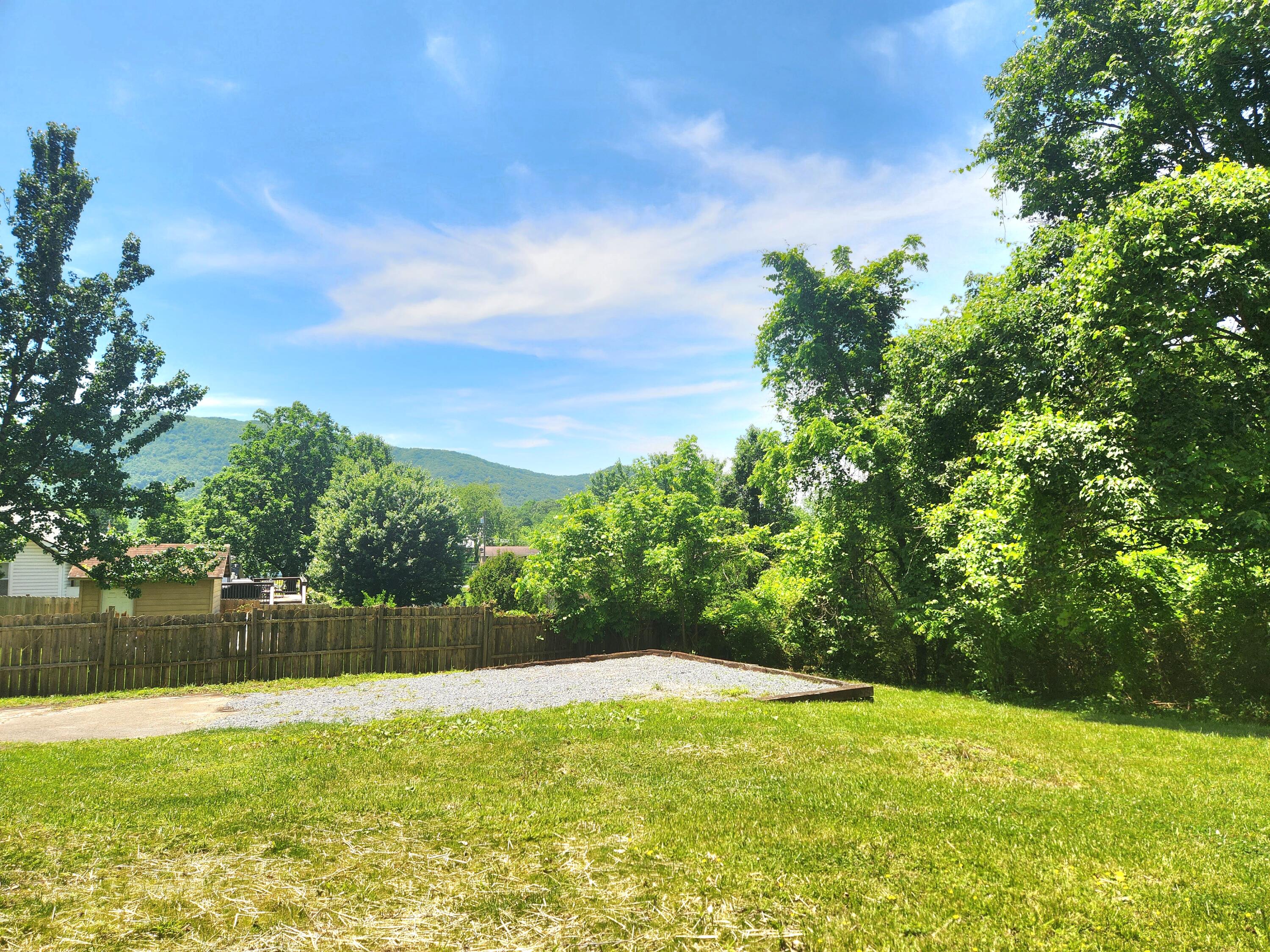 2152 Old Lewis Road Johnson City, TN 37601 - Photo 9 of 30 20230517_131657