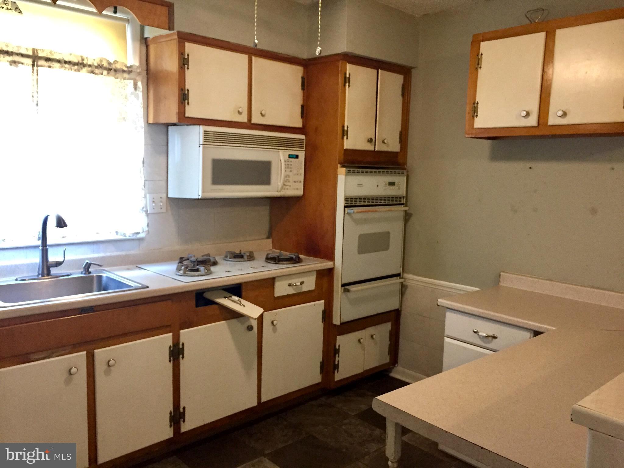 583 Wanamaker Road Jenkintown, PA 19046 - Photo 15 of 46 Kitchen
