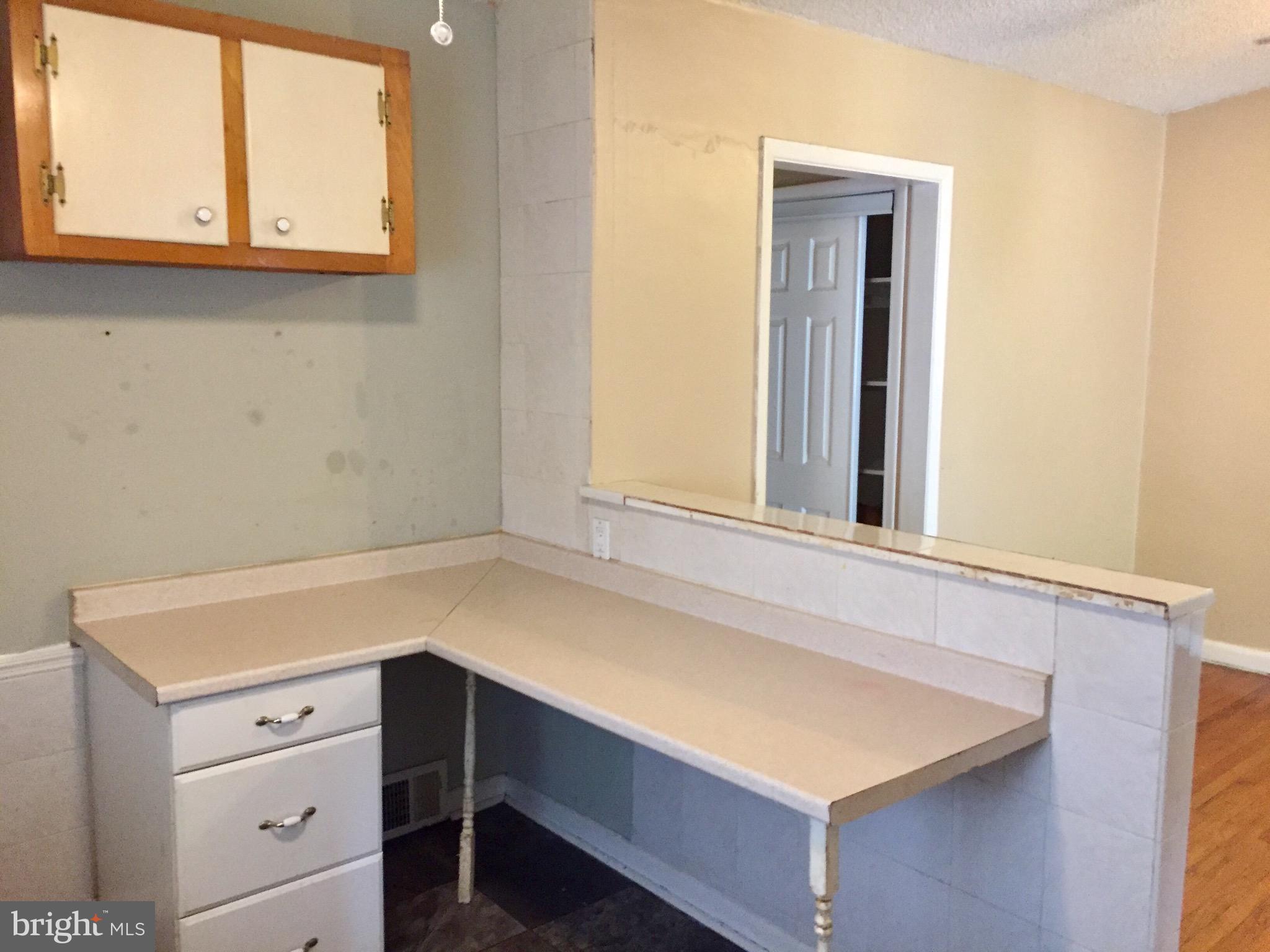 583 Wanamaker Road Jenkintown, PA 19046 - Photo 17 of 46 Eat-in Kitchen