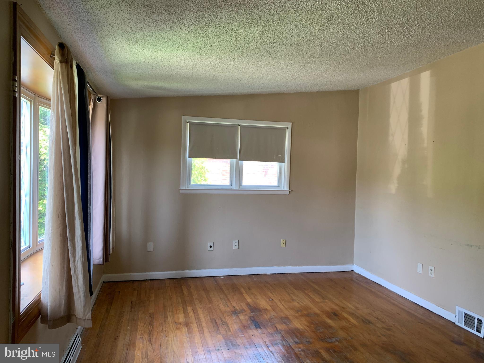 583 Wanamaker Road Jenkintown, PA 19046 - Photo 7 of 46 Living Room