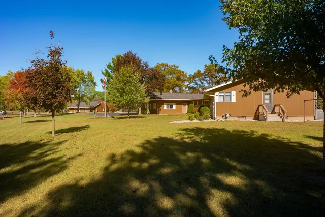 $774,000 | N2068 State Road 22, Wautoma, WI 54982