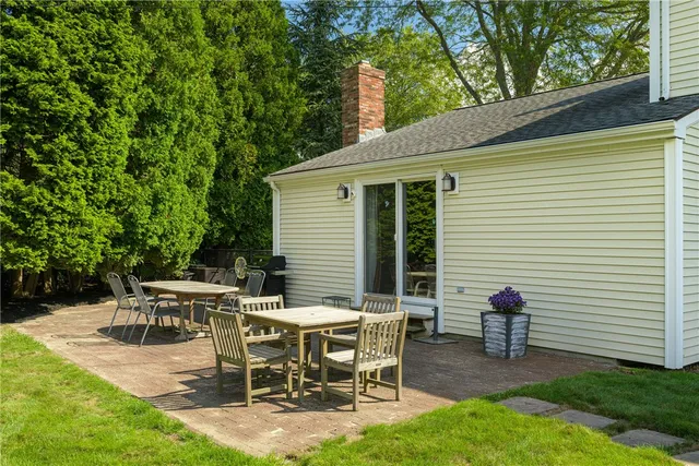 $879,000 | 215 Harris Avenue, Portsmouth, RI 02871