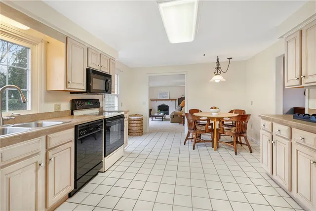 $879,000 | 215 Harris Avenue, Portsmouth, RI 02871