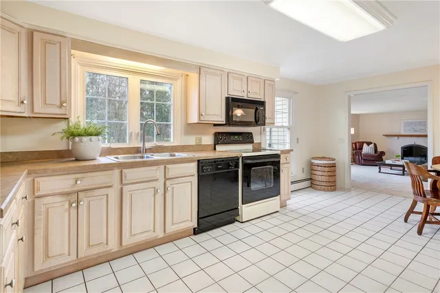 $879,000 | 215 Harris Avenue, Portsmouth, RI 02871