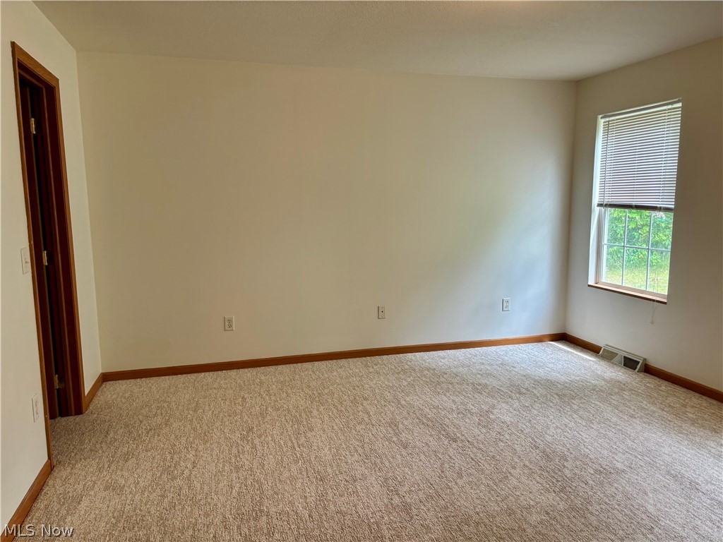 1437 Shaw Road, Unit B Niles, OH 44446 - Photo 10 of 32