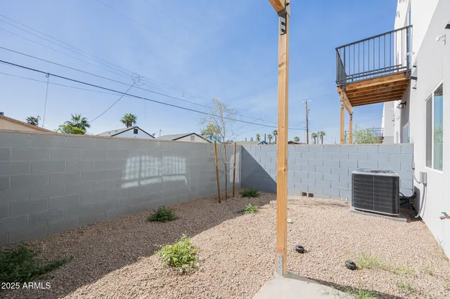 $1,195 | 2121 West Adams Street, Unit B102, Phoenix, AZ 85009