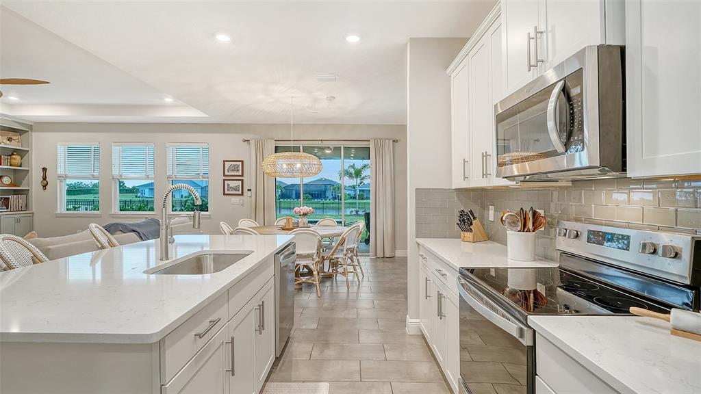 17832 Gulf Ranch Place Bradenton, FL 34211 - Photo 8 of 44