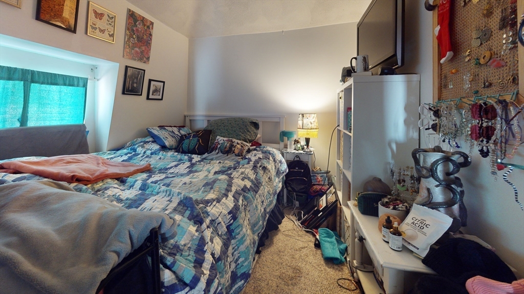 12 Lyman Street, Unit 3 Waltham, MA 02452 - Photo 3 of 4