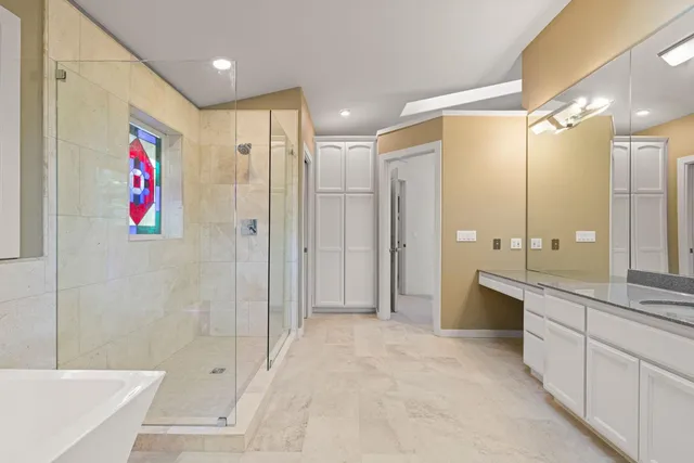 a view of pathway with an outdoor space