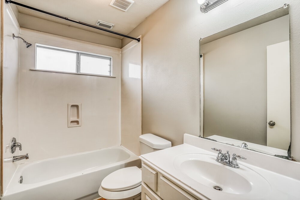 5811 Ridgebluff Lane Katy, TX 77449 - Photo 15 of 16