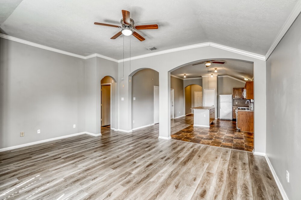 5811 Ridgebluff Lane Katy, TX 77449 - Photo 4 of 16
