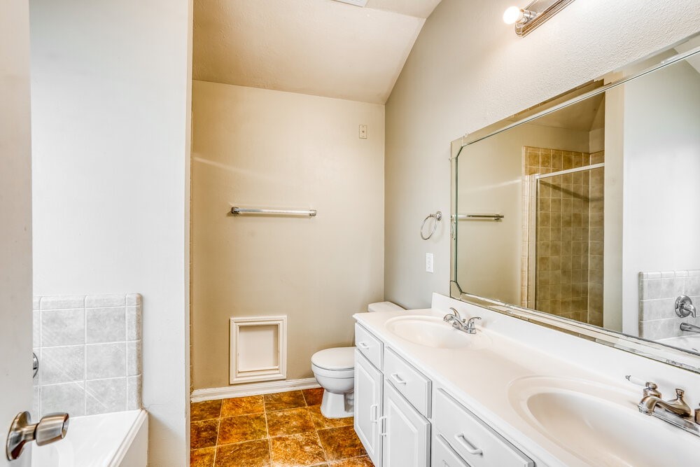 5811 Ridgebluff Lane Katy, TX 77449 - Photo 10 of 16