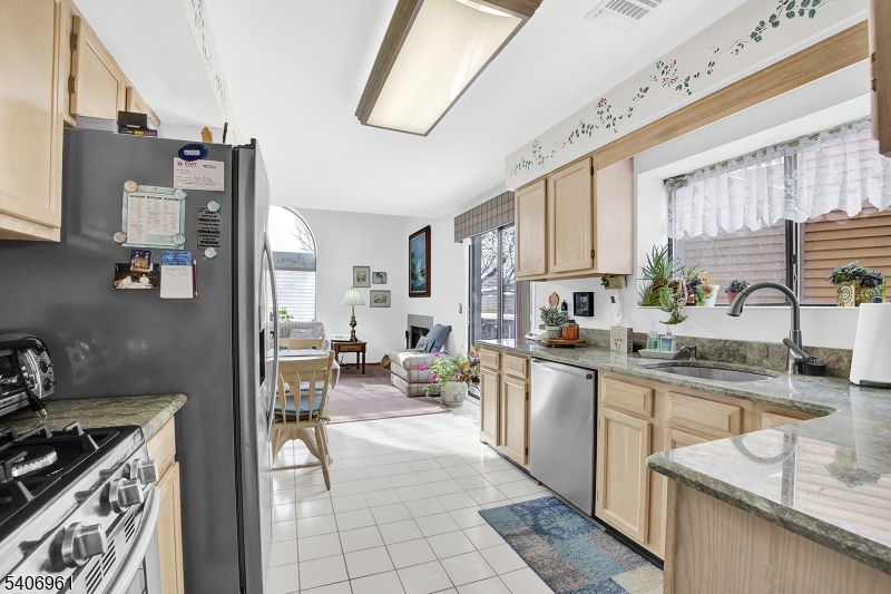 22 Faesch Court, Unit 22 Rockaway, NJ 07866 - Photo 8 of 23