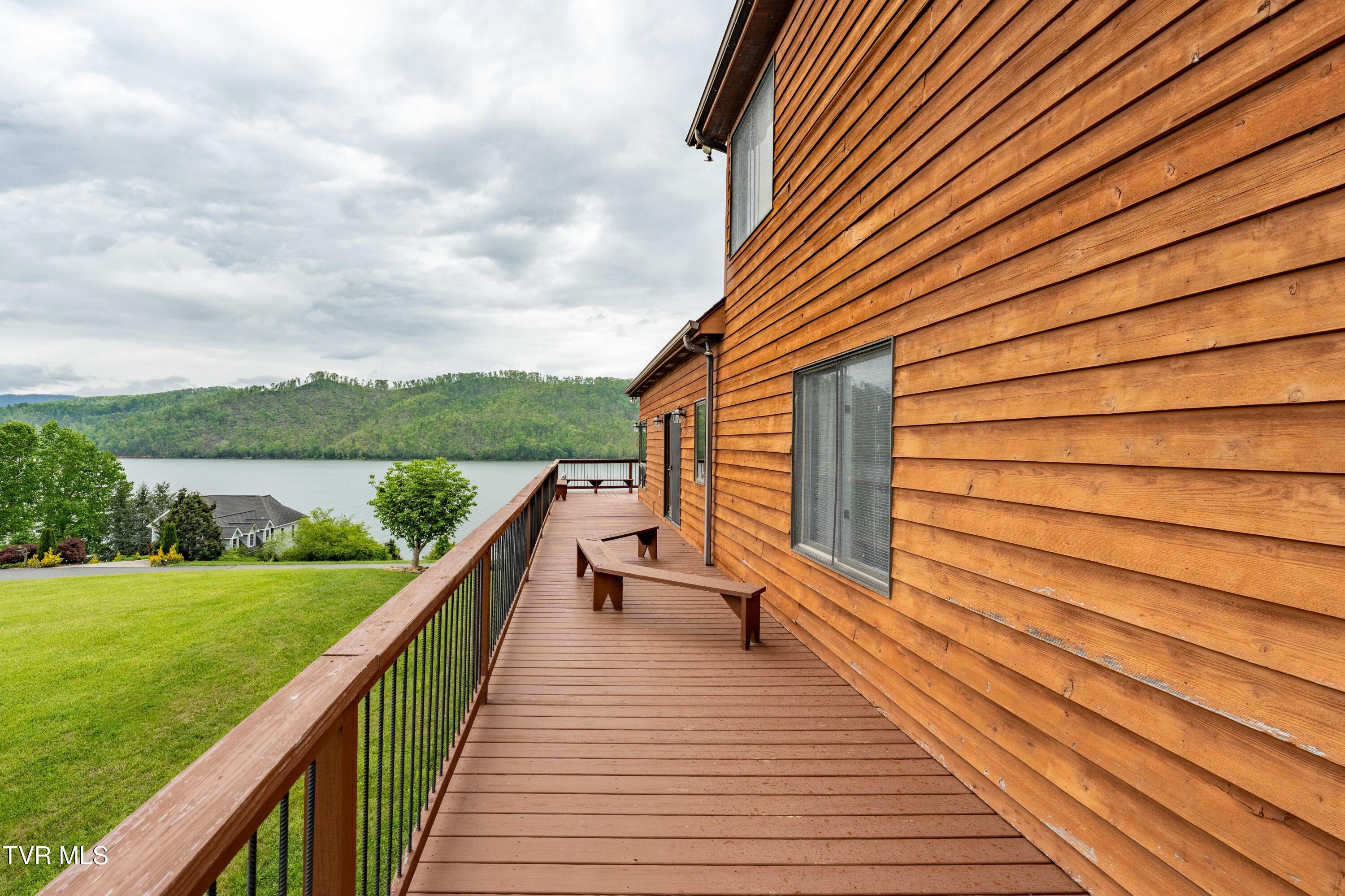 589 Harbor Point Road Butler, TN 37640 - Photo 52 of 64 598 Harbor Point Rd (43 of 89)