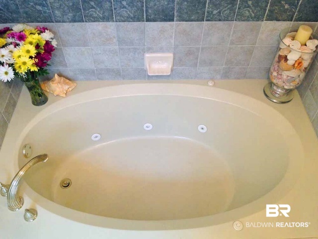 10890 Grant Road Fairhope, AL 36532 - Photo 19 of 42 Garden Tub/2nd Master